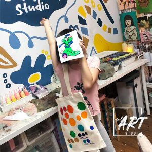 Student therapeutic art of a glue-art dog